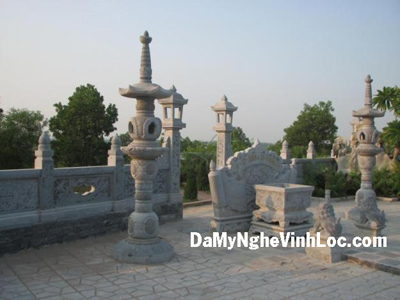Khuôn viên lăng mộ đá 02 Khuôn viên lăng mộ đá 02